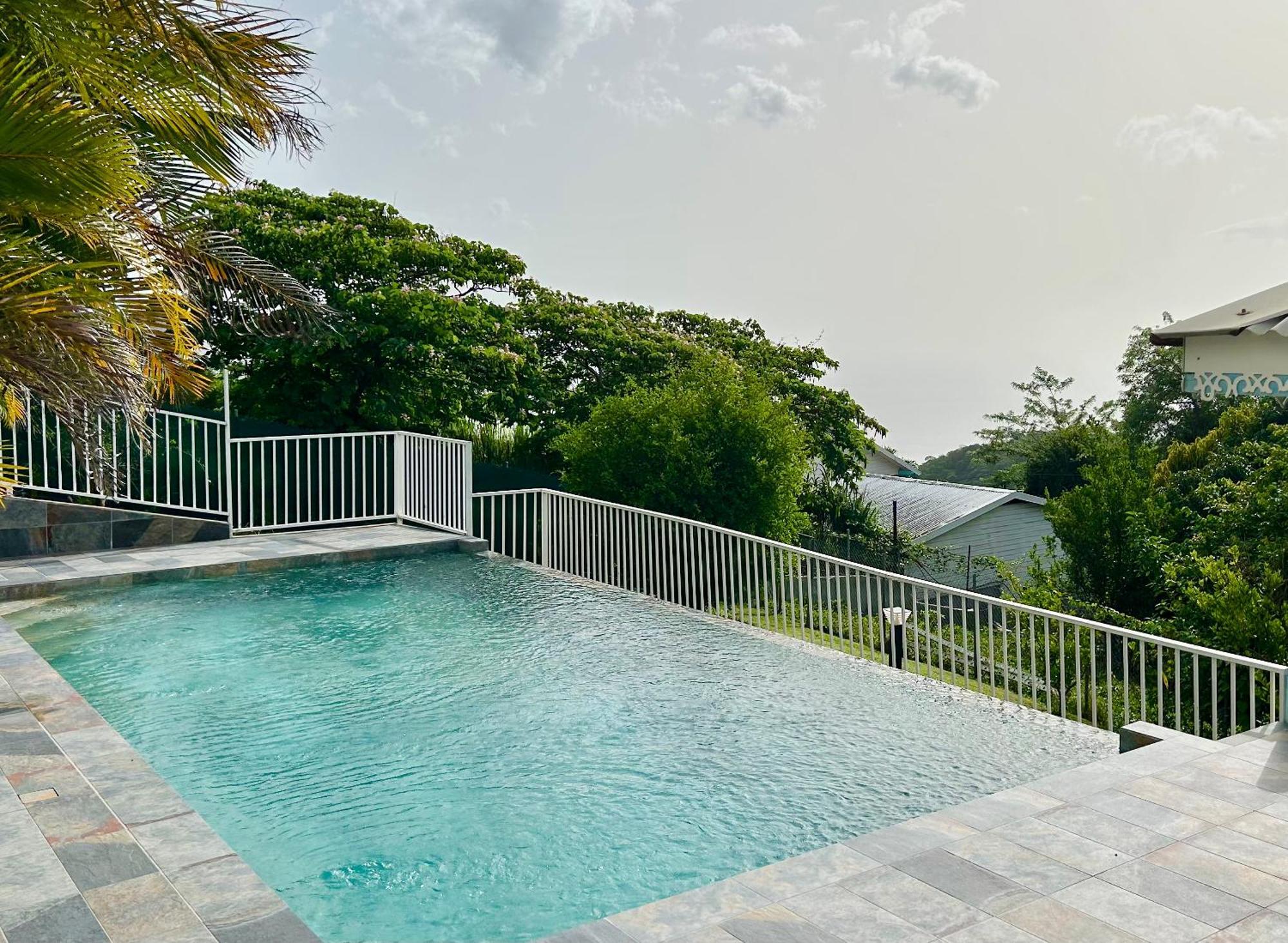 Ferienwohnung Bleu Soleil Le Morne-Vert Exterior foto